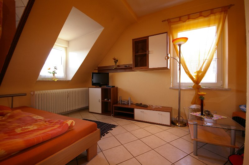 IMGP1227.JPG - Alle Zimmer sind mit Flachbildfernseher und digitalem Satellitenempfang ausgestattet.